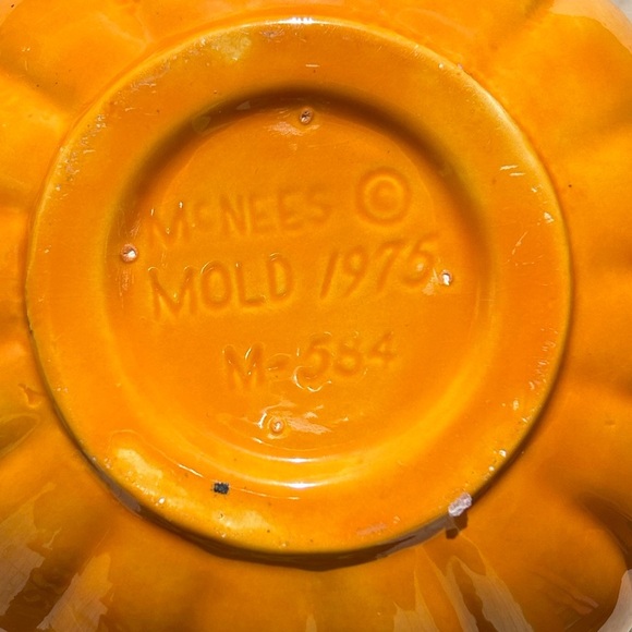 Vintage McNees Ceramic Decoration M-564 (1975) - Picture 6 of 10